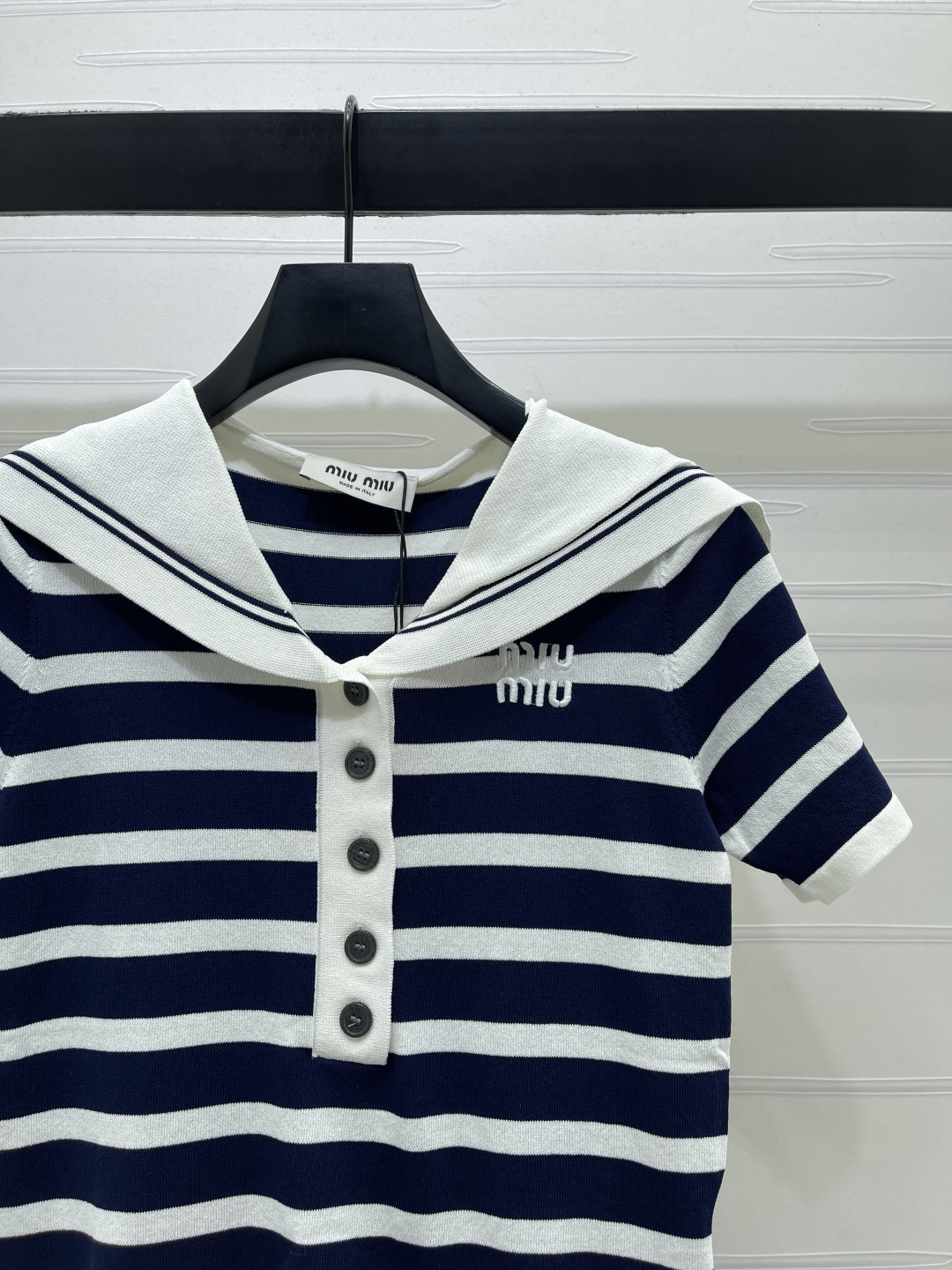 Women's short sleeves